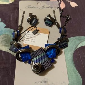 Statement necklace with matching earrings!